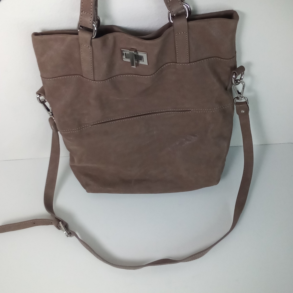 Gianni Chiarini ConvertibleCrossbody Bag Neutral Taupe Leather Relaxed Shape
